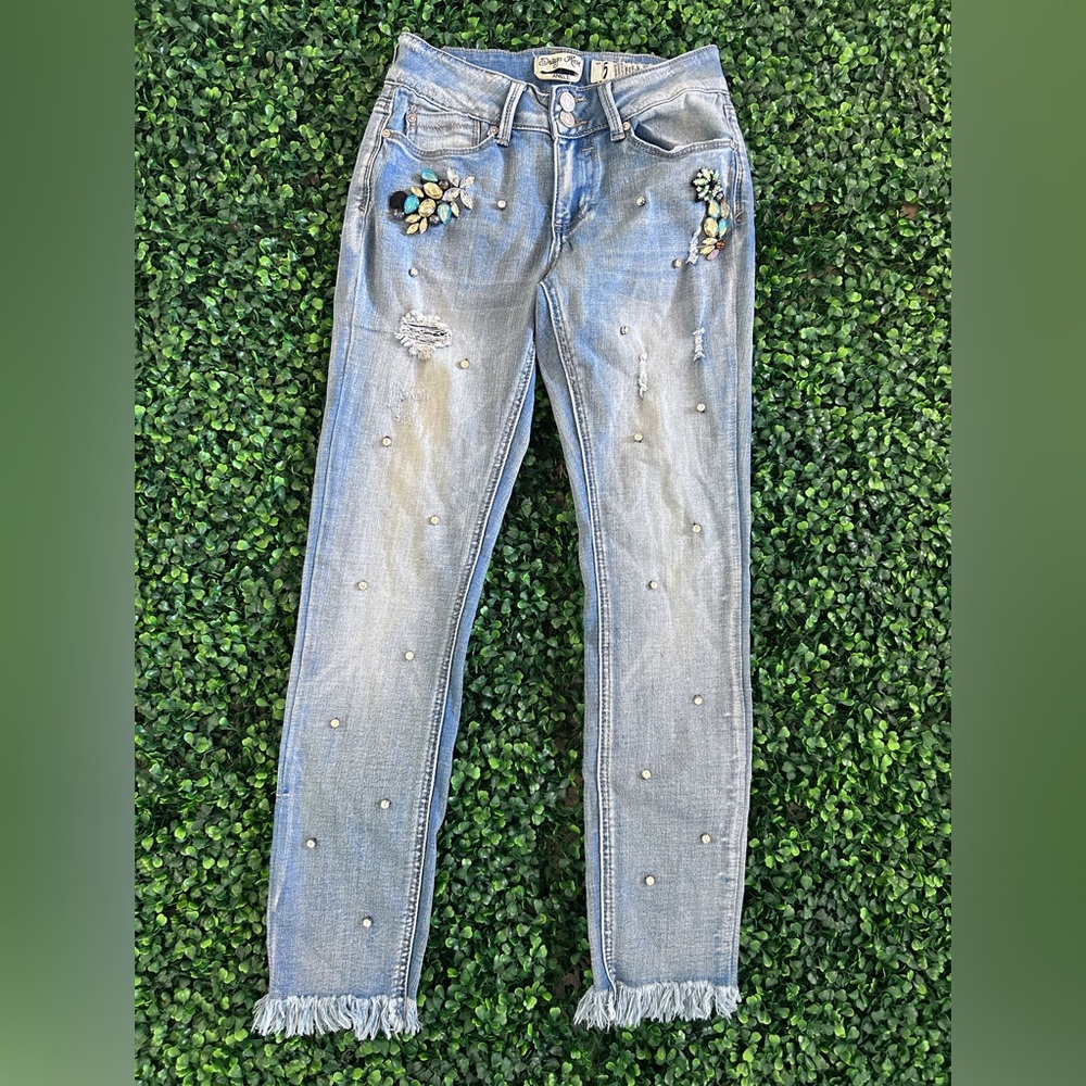 Indigo Rein EUC ankle frayed bejeweled distressed jeans